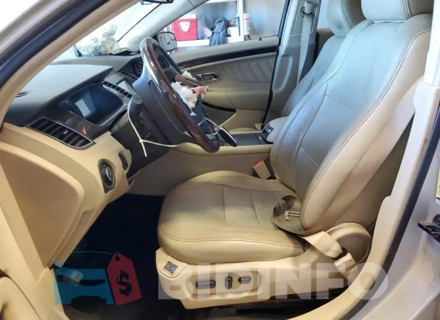 1FAHP2F82FG114420 Photo# 7
