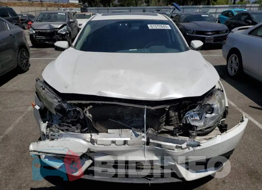 19XFC1F30GE006715 Photo# 5