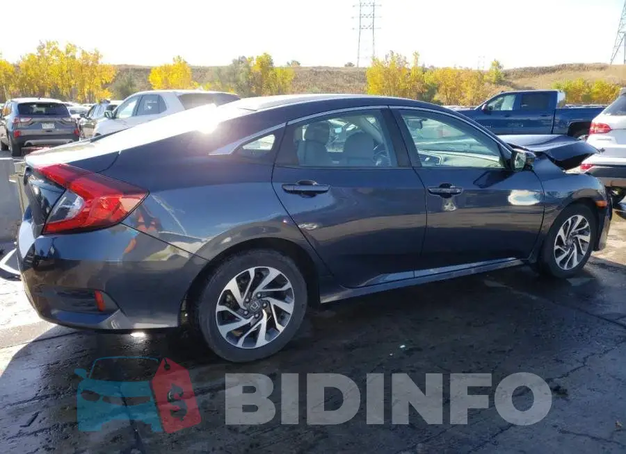 19XFC2F70HE010242 Photo# 3