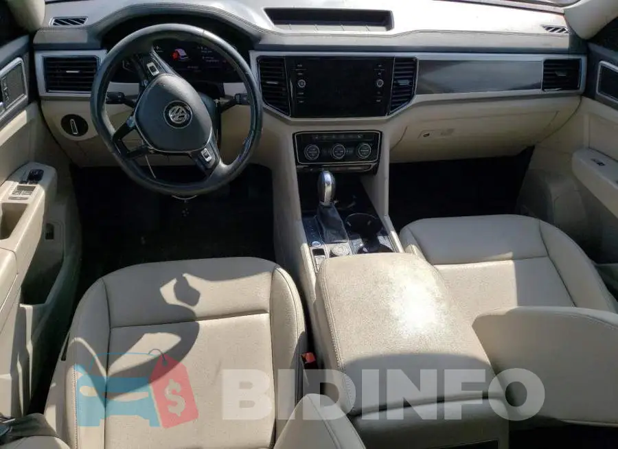 1V2MR2CA7KC580130 Photo# 8