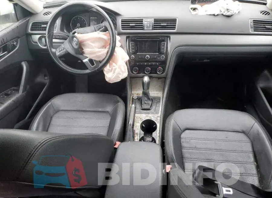 1VWBT7A34FC020984 Photo# 8