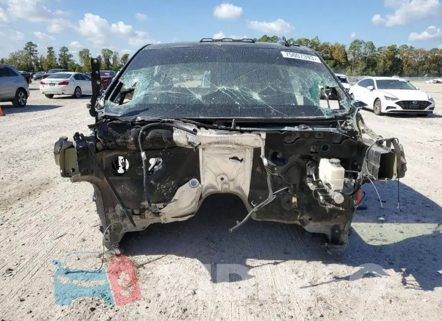 1GT49REY4MF173985 Photo# 5