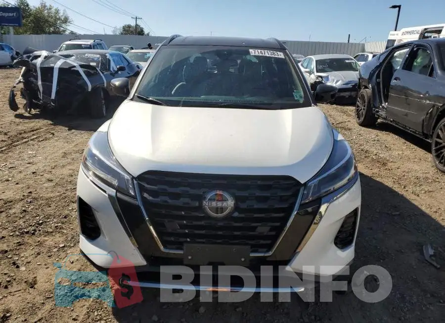 3N1CP5DV1PL530814 Photo# 5