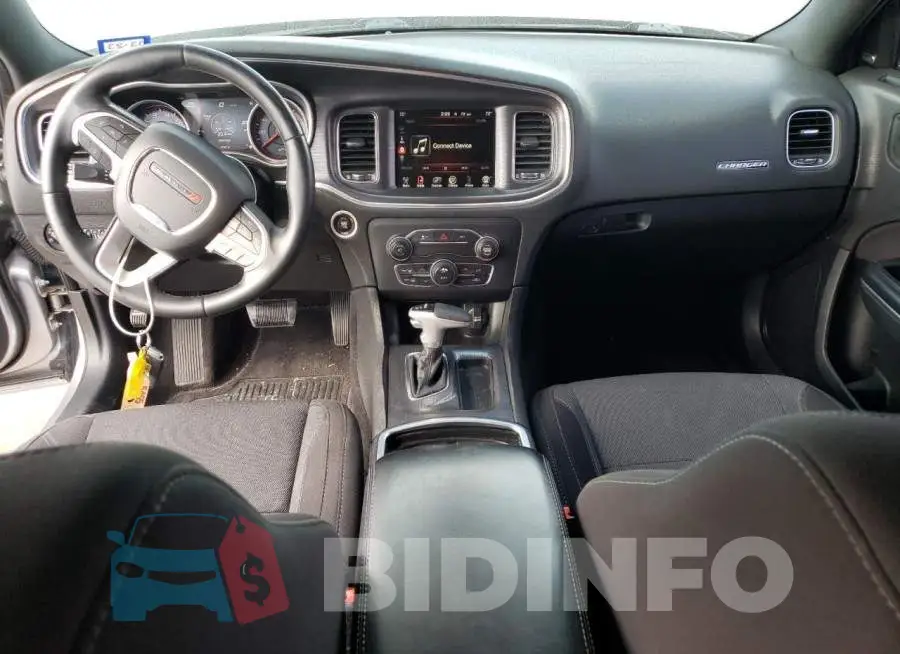 2C3CDXHG8FH805684 Photo# 8