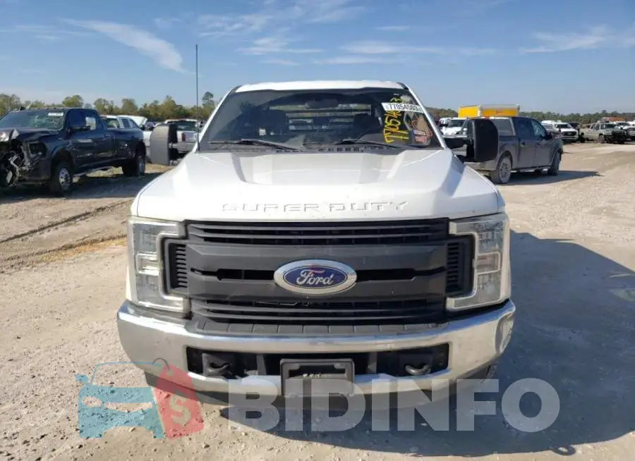 1FT7W2A61JEB49291 Photo# 5