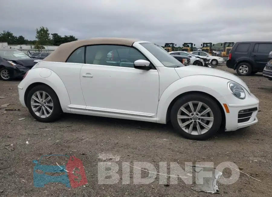 3VW517ATXHM802789 Photo# 4