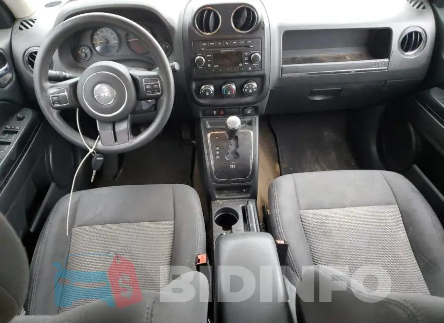 1C4NJPBB0GD667129 Photo# 8