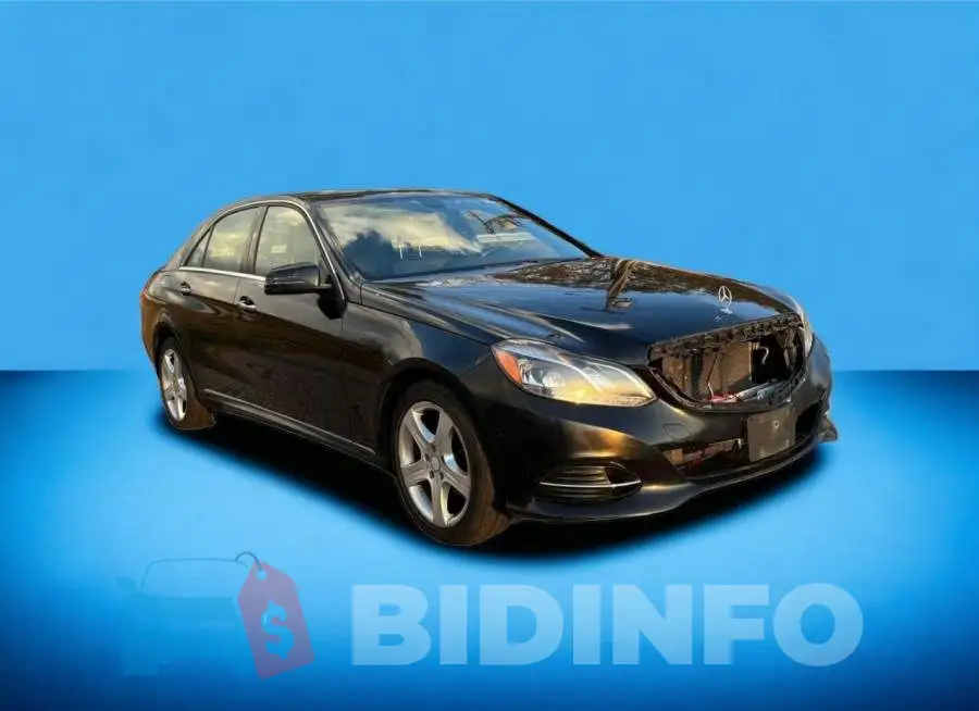 WDDHF8JB2FB084471 Photo# 1