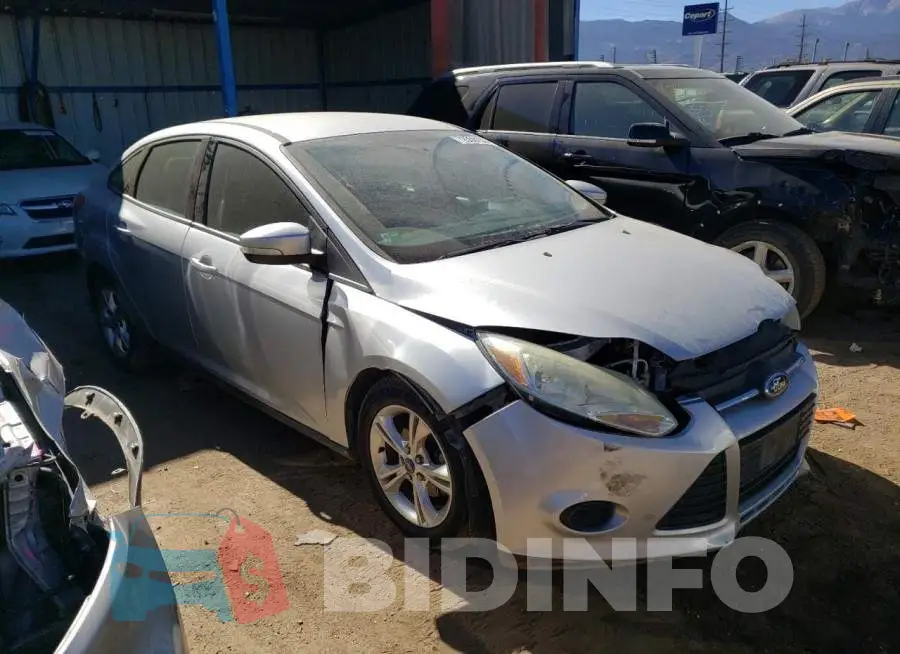 1FADP3F24EL118569 Photo# 4
