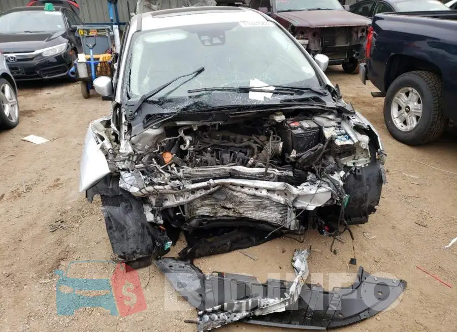 1FADP3N24JL223513 Photo# 5