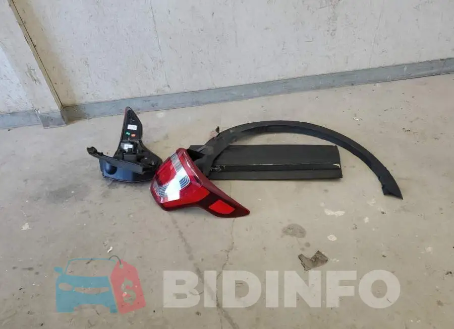 1FM5K8GT3JGB49294 Photo# 13
