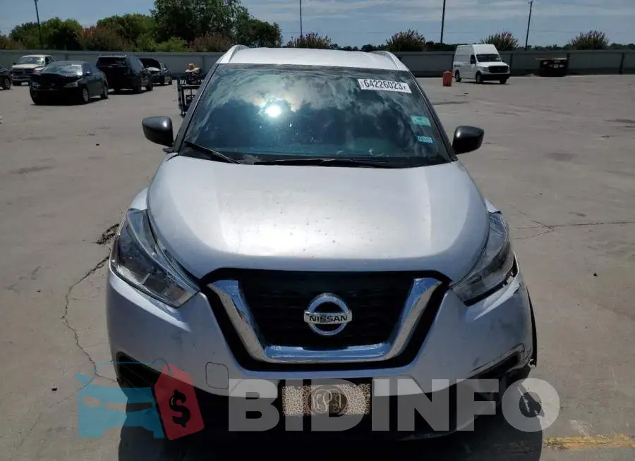 3N1CP5CU2JL501242 Photo# 5