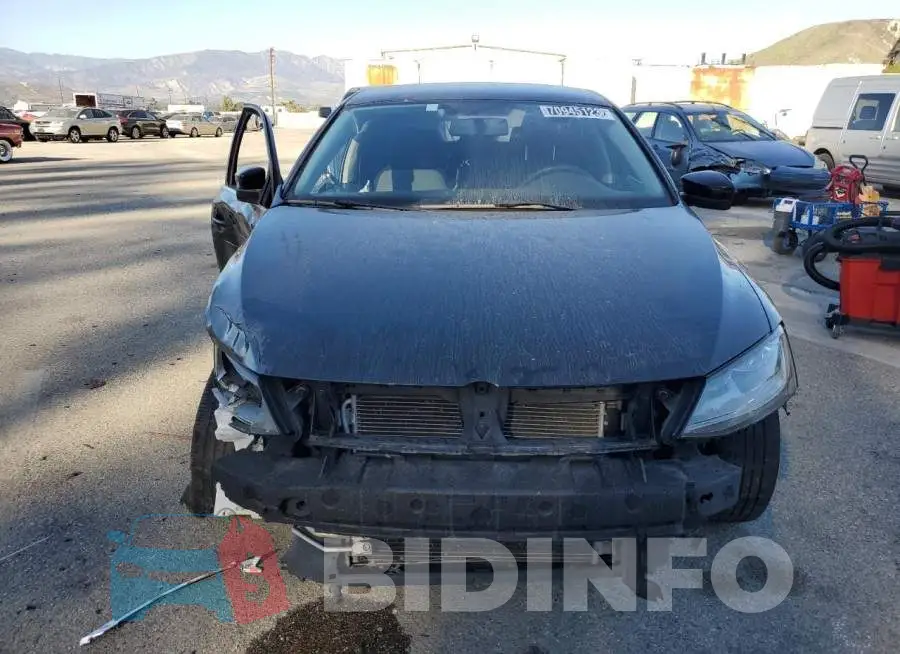 3VW2B7AJXHM414363 Photo# 5