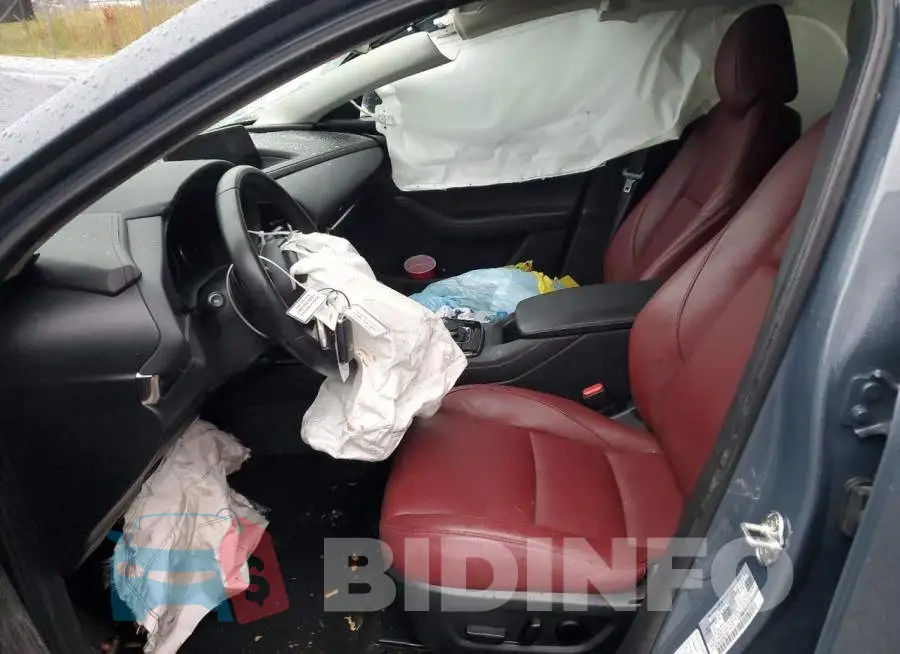 3MVDMBCM0PM527963 Photo# 7