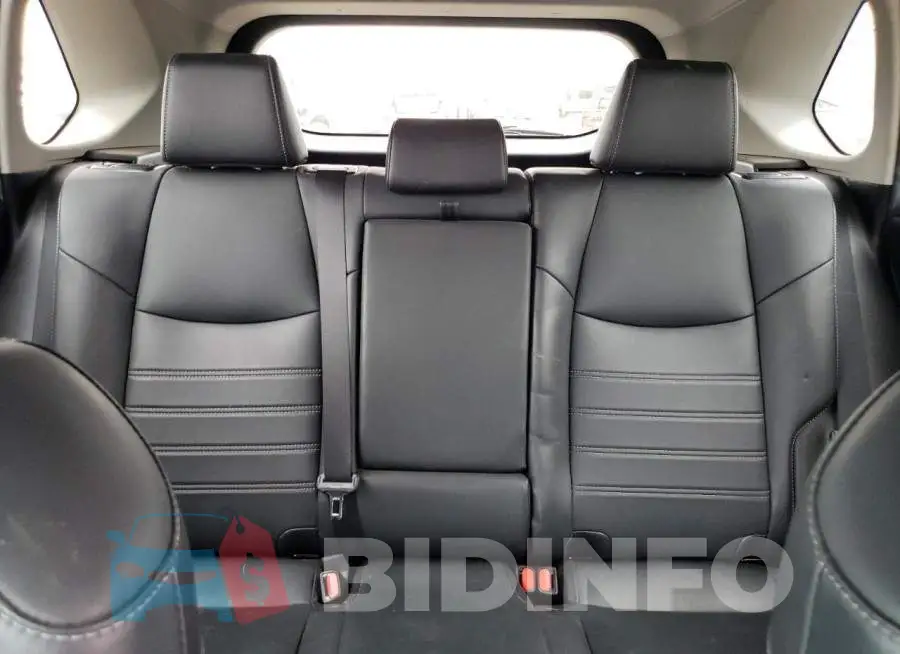 2T3C1RFV2MC108124 Photo# 10