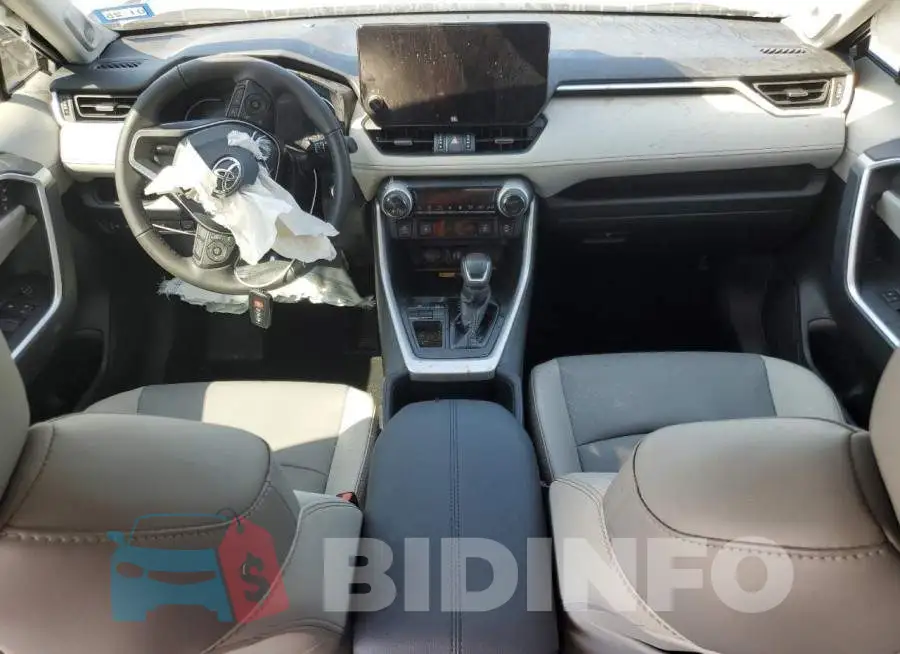2T3C1RFV9PC219094 Photo# 8