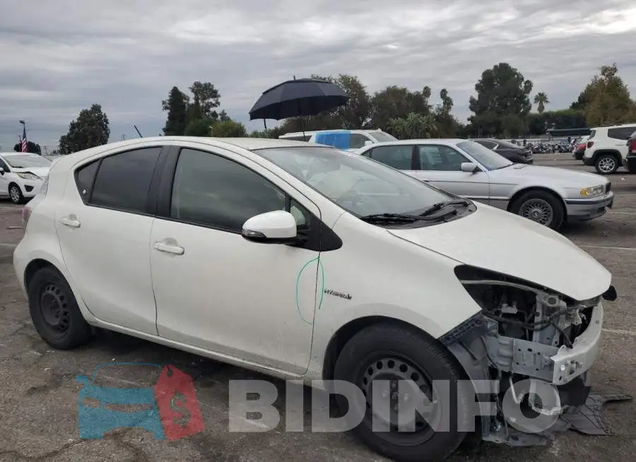 JTDKDTB37E1083742 Photo# 4