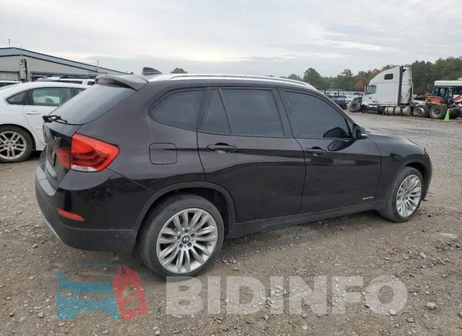 WBAVM1C53FV317643 Photo# 3