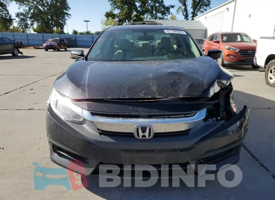 19XFC2F71HE024280 Photo# 5