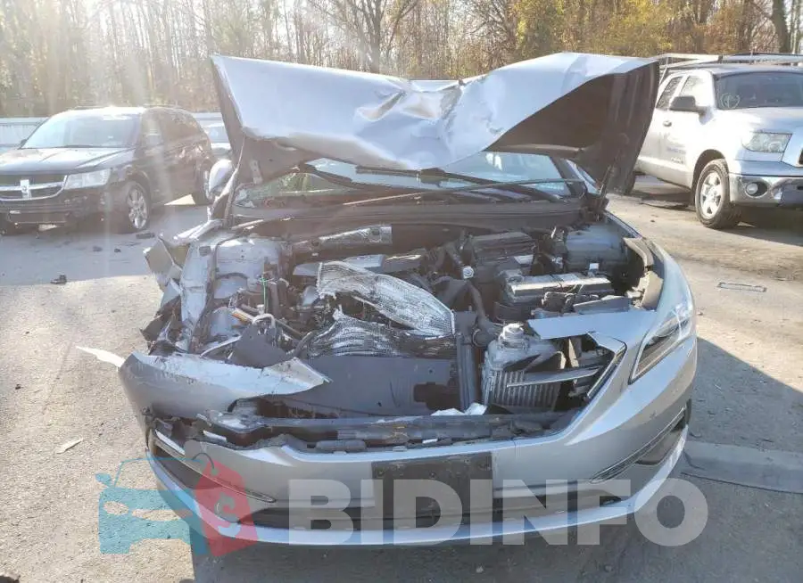 5NPE24AAXGH350215 Photo# 5