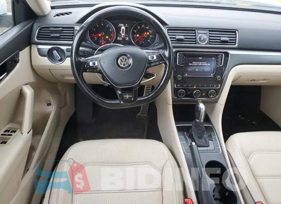 1VWDT7A33HC021121 Photo# 8