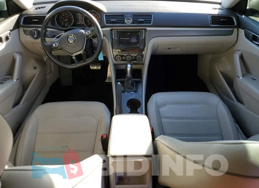 1VWDT7A34HC013674 Photo# 8