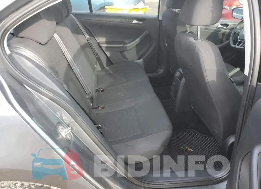 3VW167AJ8GM315877 Photo# 10