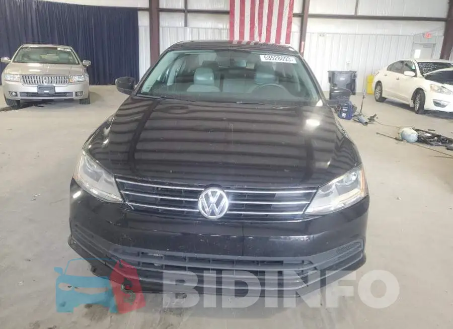 3VW2B7AJ3HM257596 Photo# 5