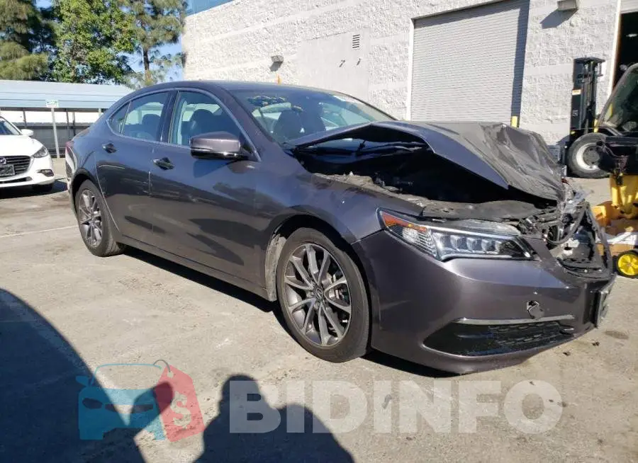 19UUB2F58HA002466 Photo# 4