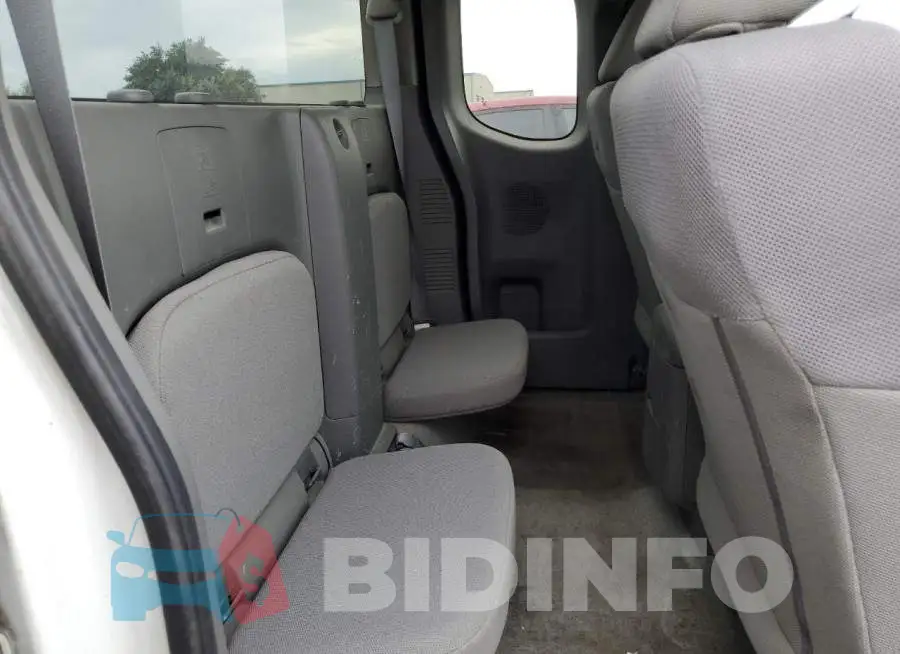1N6BD0CT6JN733027 Photo# 10