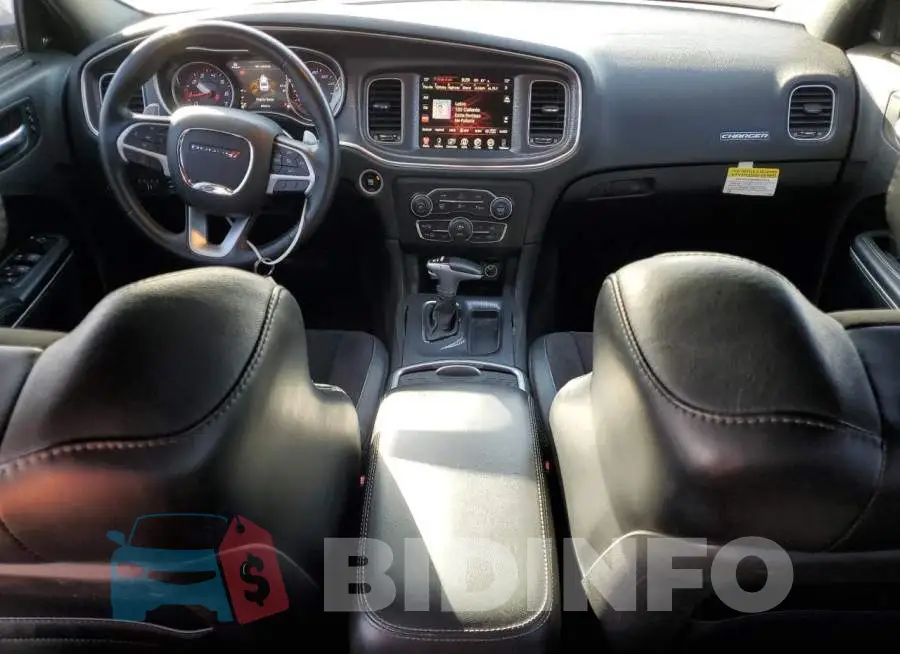 2C3CDXCT2FH825532 Photo# 8