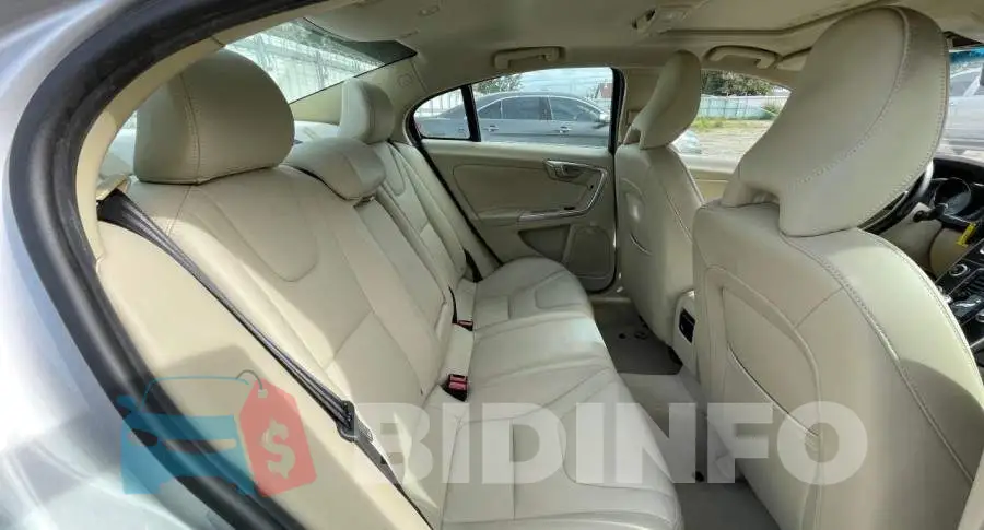 YV140MFK6F2338446 Photo# 6