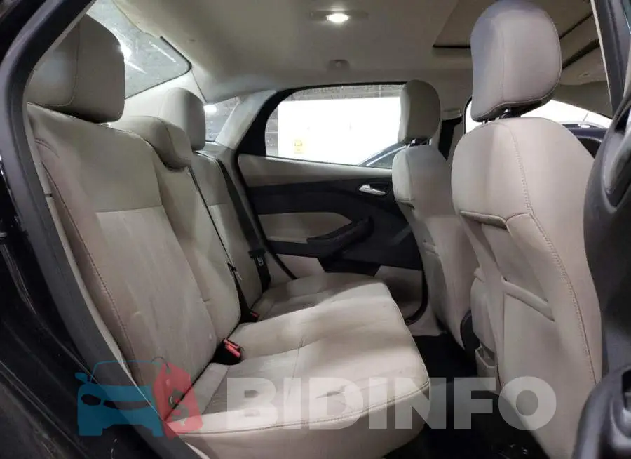 1FADP3F21FL375092 Photo# 10