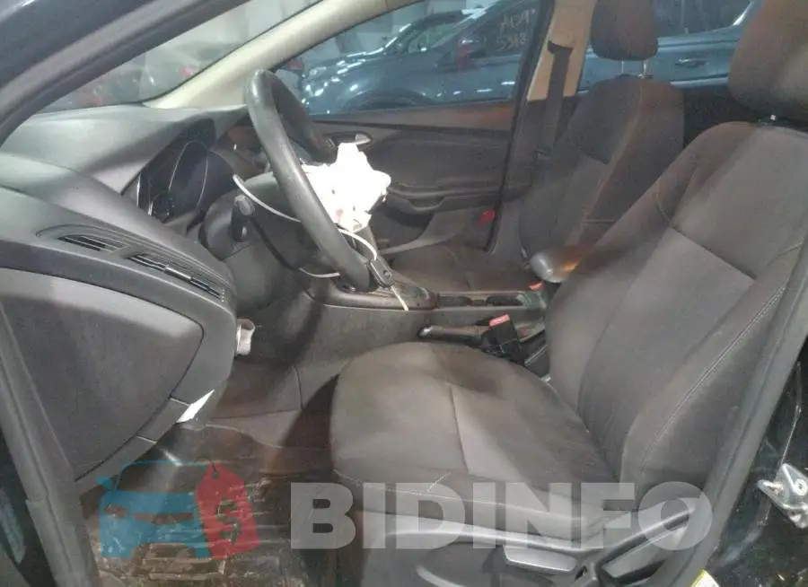 1FADP3F27JL303712 Photo# 7