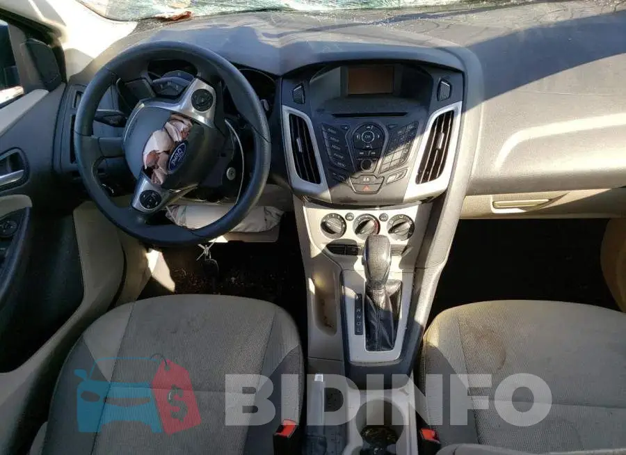 1FADP3F2XEL402272 Photo# 8