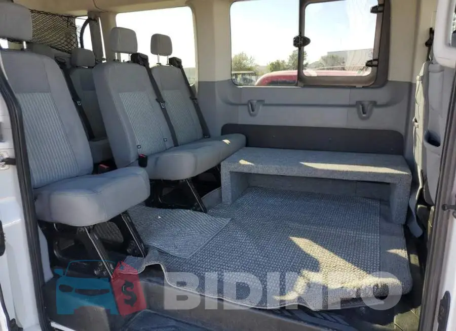1FBAX2CV8HKB32558 Photo# 11