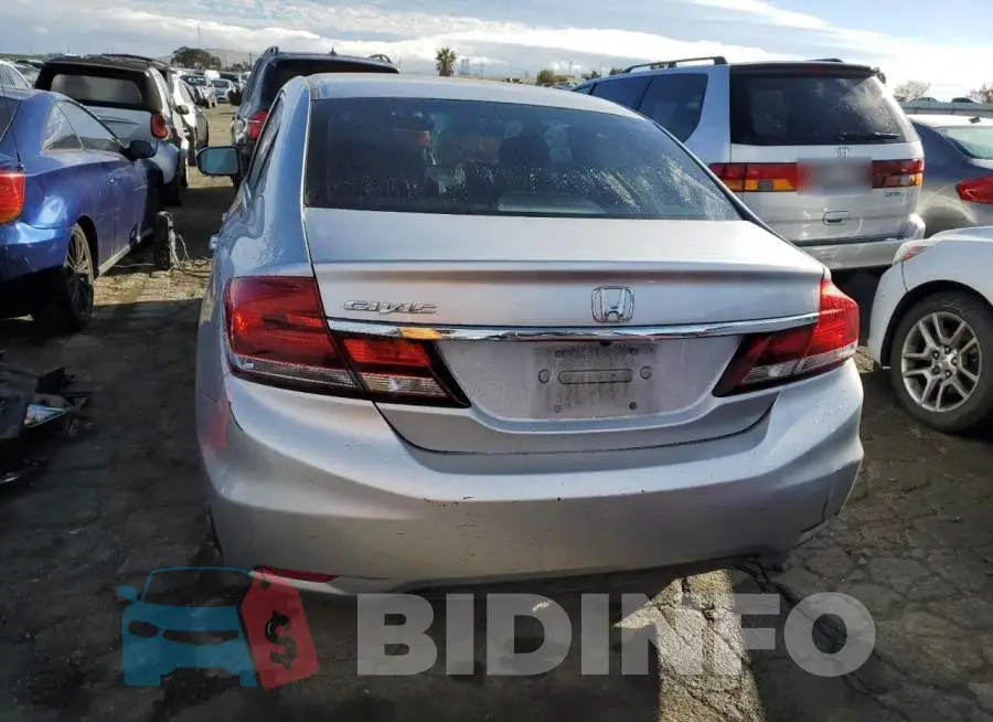 19XFB2F57EE266245 Photo# 6