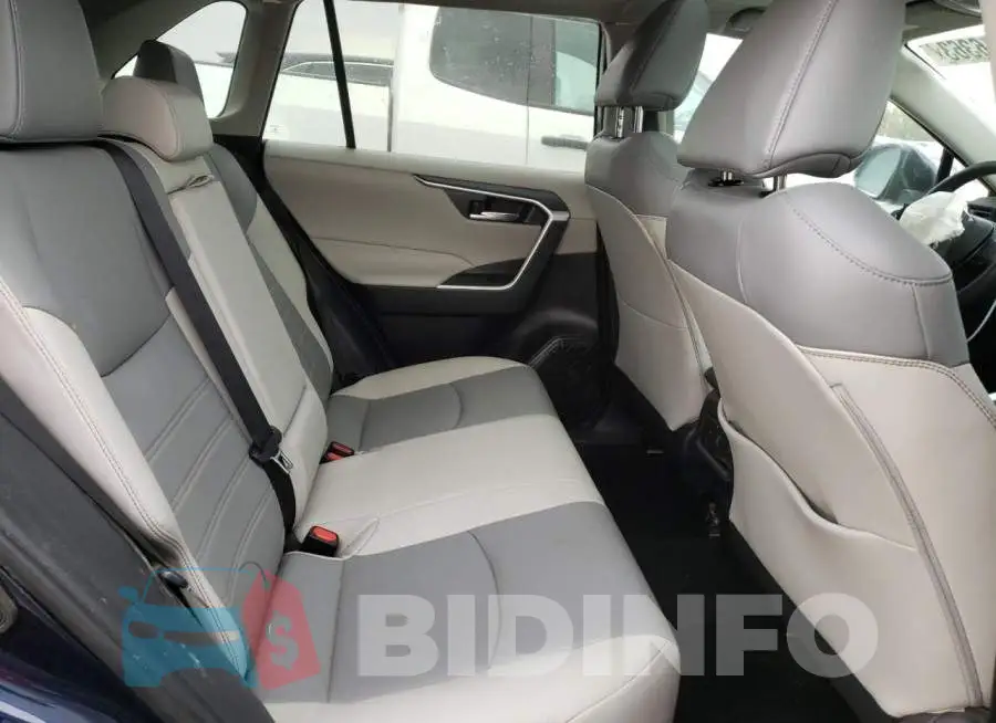 2T3C1RFV5MW158742 Photo# 10