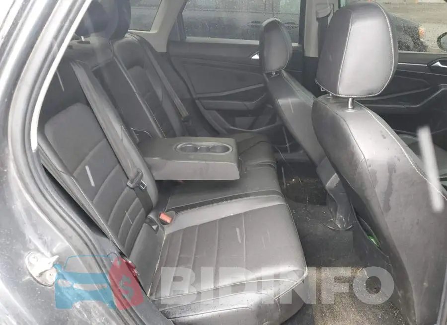 3VW7M7BU4NM010849 Photo# 10