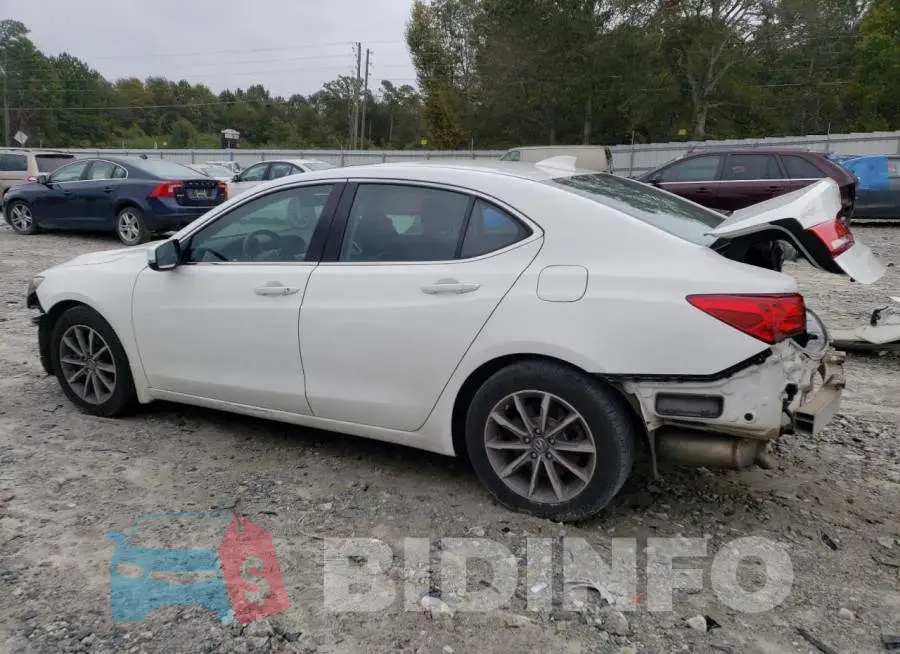 19UUB1F33JA006049 Photo# 2