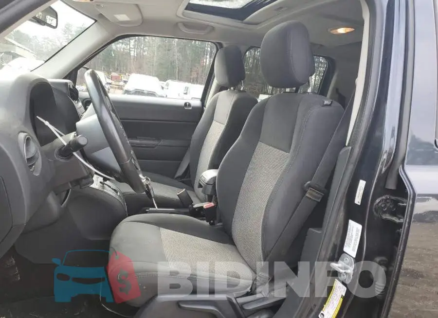 1C4NJRFB7ED862227 Photo# 7