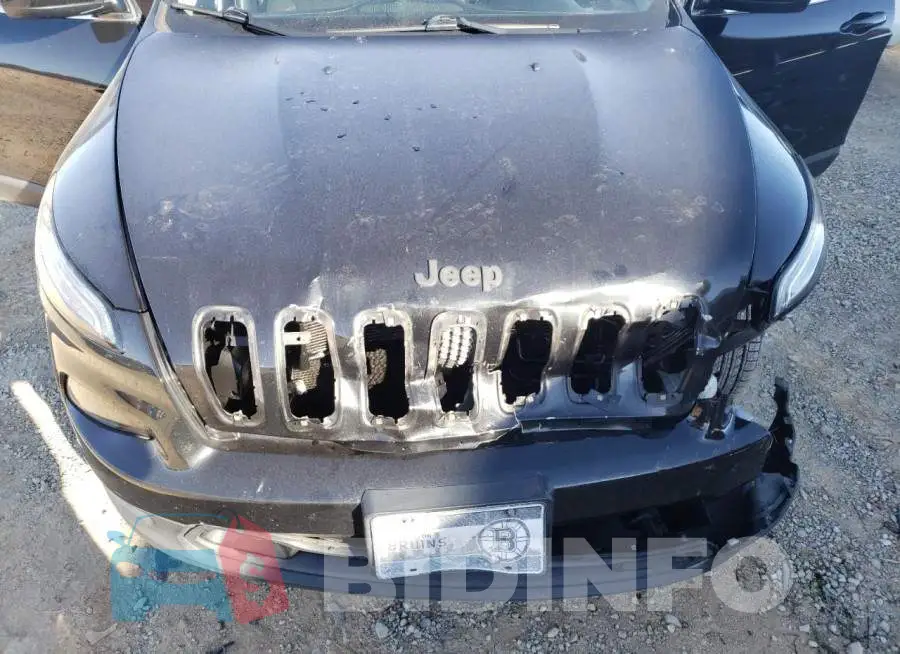 1C4PJLCB8FW712014 Photo# 11