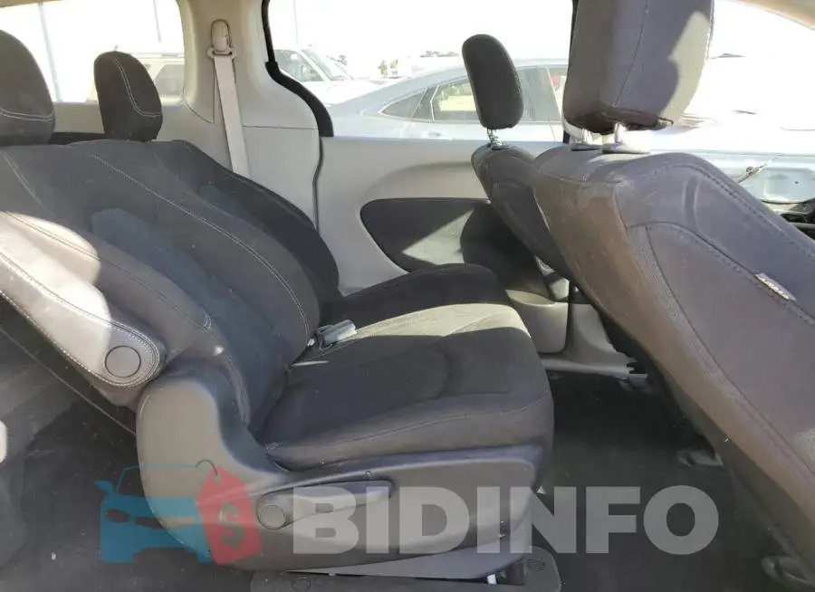2C4RC1AG8MR557119 Photo# 11