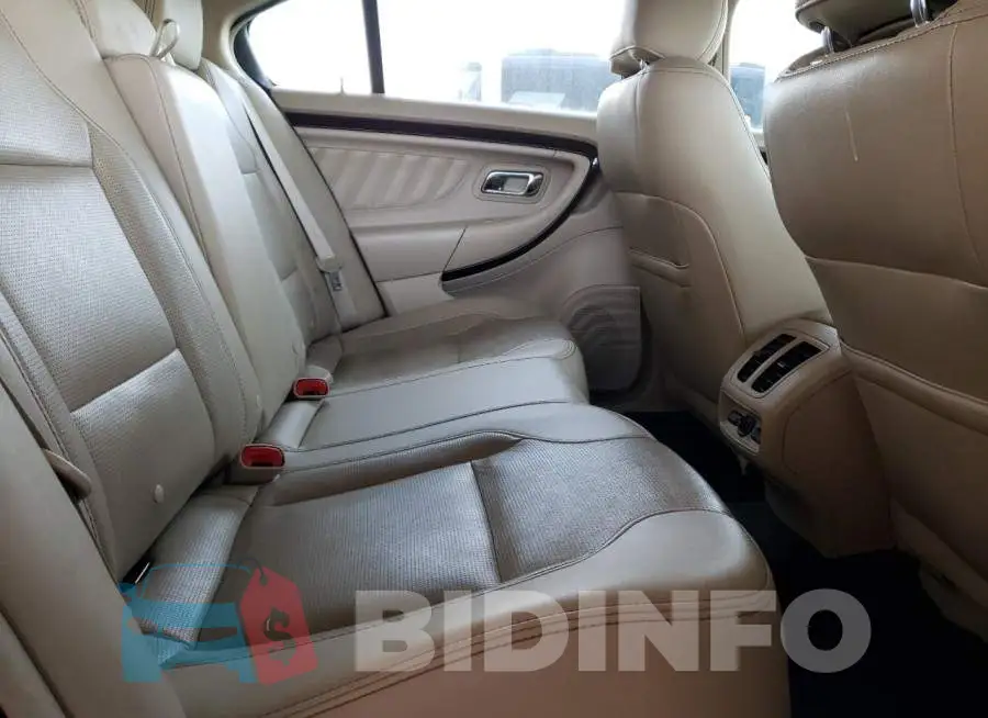1FAHP2J89JG102443 Photo# 10