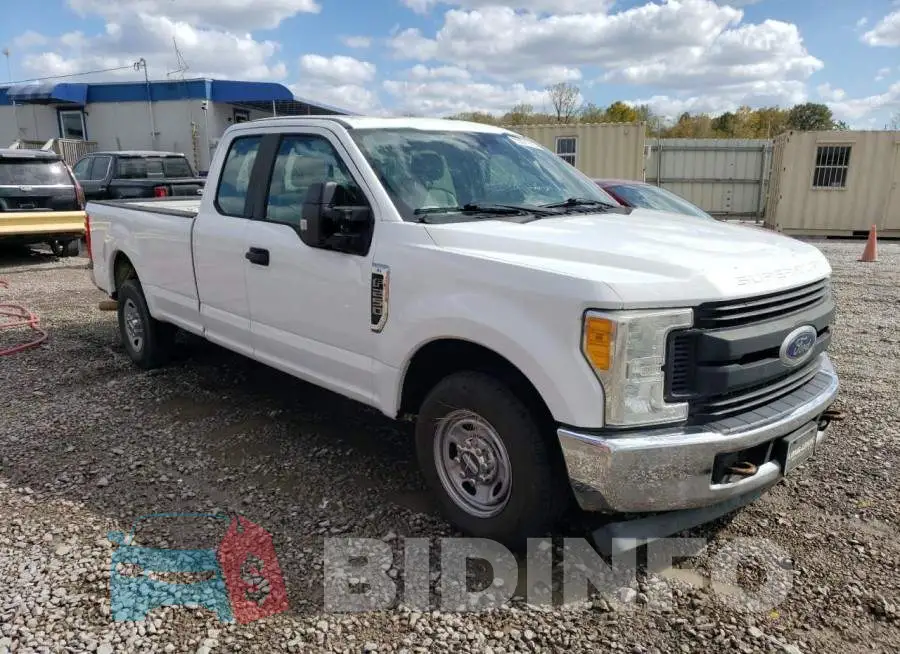 1FT7X2A62HEB67273 Photo# 4
