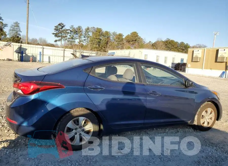 5NPDH4AE8GH703824 Photo# 3