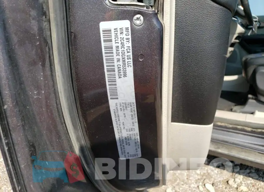 2C4RC1DGXMR533996 Photo# 14