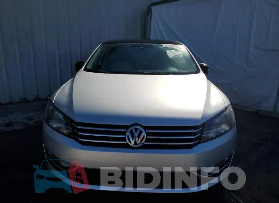 1VWBS7A35FC076662 Photo# 5