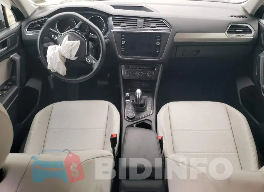 3VV2B7AX8KM107502 Photo# 8