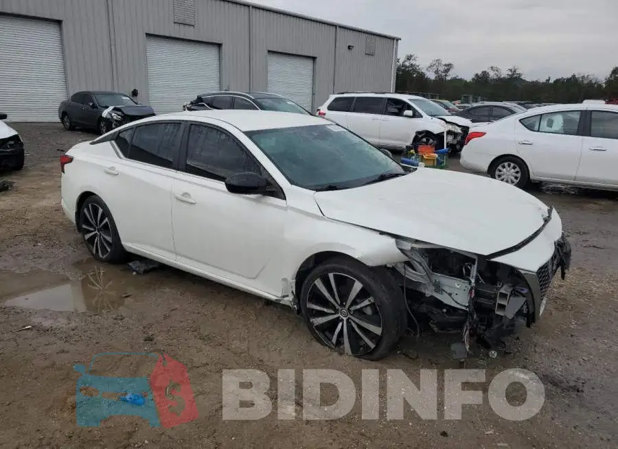 1N4BL4CV6LC149892 Photo# 4